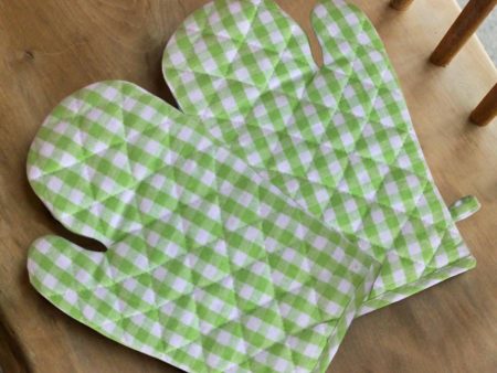 Lushomes oven gloves, Green Small Checks microwave gloves, oven accessories, kitchen gloves for cooking heat, microwave hand gloves Cheap